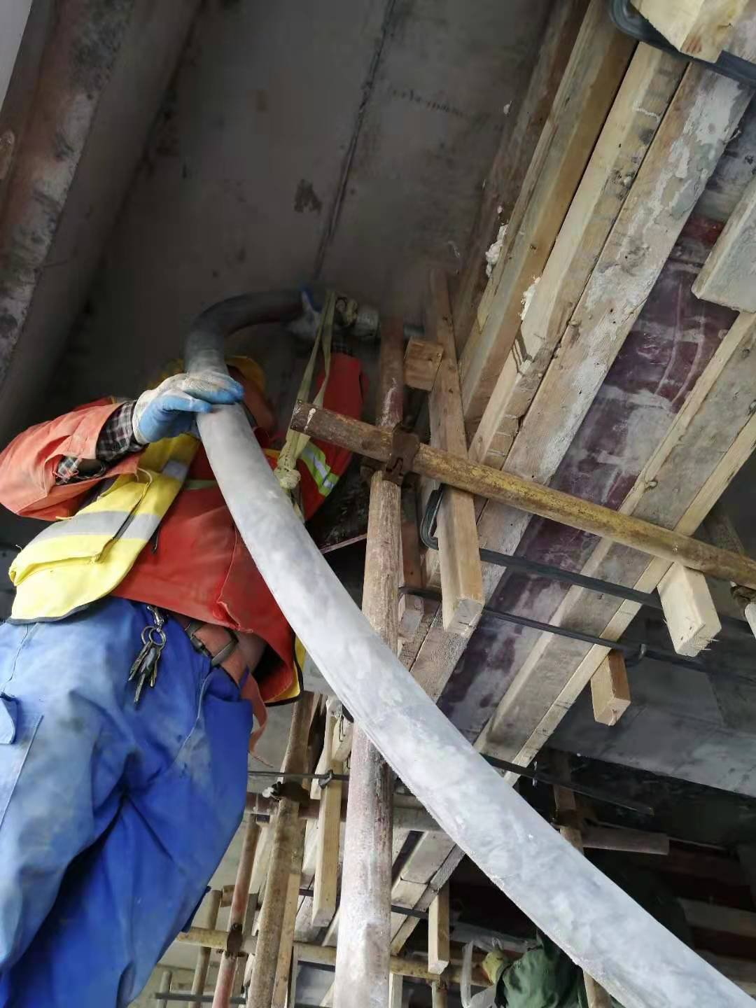 炎天做防水涂料施工，，，，，，业主需要注重哪些事项？？？？？？（上）