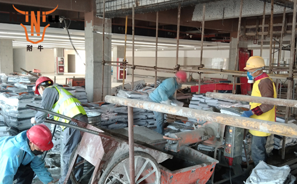 水泥路面上泛起一些小裂痕怎么处置惩罚？？？？？？？