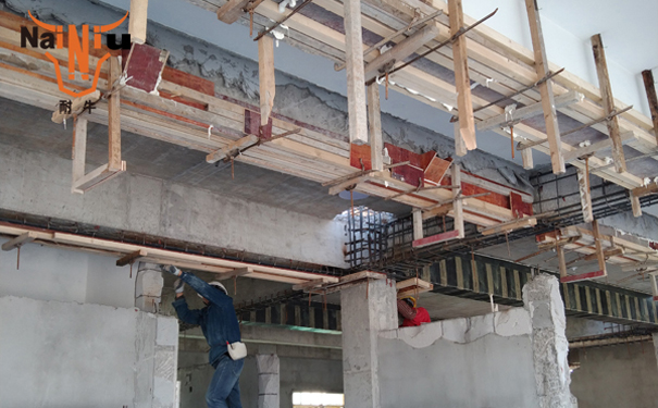 灌浆料：施工时能添加水泥吗？？？？？？？